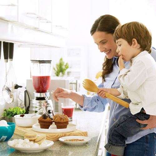 guia-lavavajillas-cocinando-familia.jpg